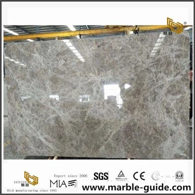 Soilse thuaidh leaca móra marmair liath marmair